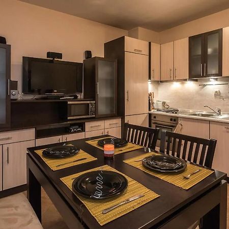 Charming, Fully-Furnished, 2-Bedroom Apartment バンスコ エクステリア 写真