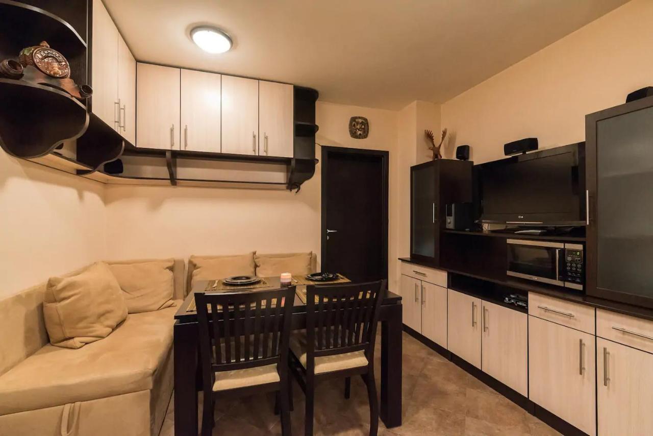 Charming, Fully-Furnished, 2-Bedroom Apartment バンスコ エクステリア 写真