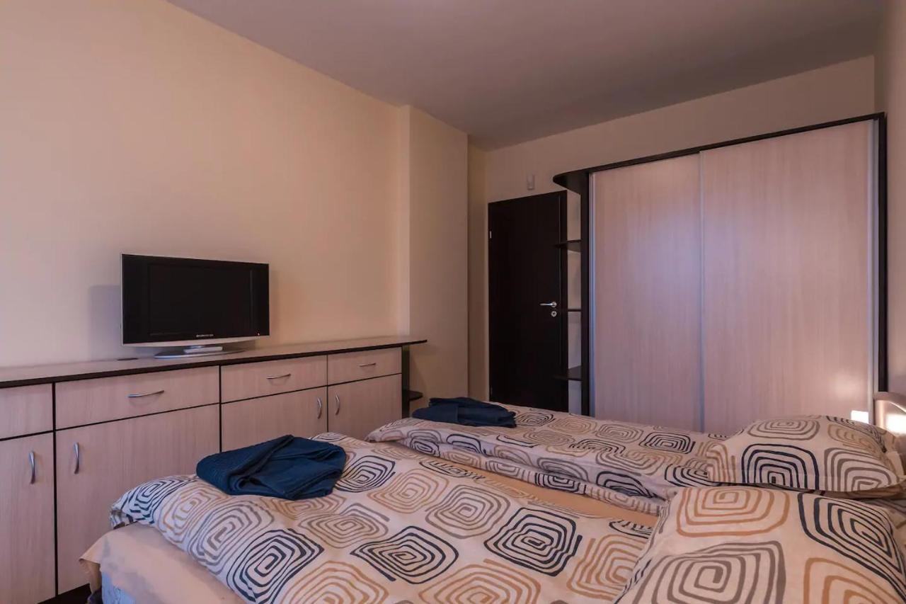Charming, Fully-Furnished, 2-Bedroom Apartment バンスコ エクステリア 写真