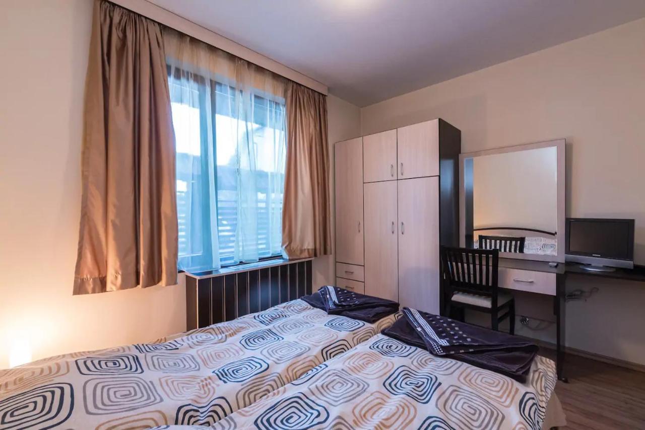 Charming, Fully-Furnished, 2-Bedroom Apartment バンスコ エクステリア 写真